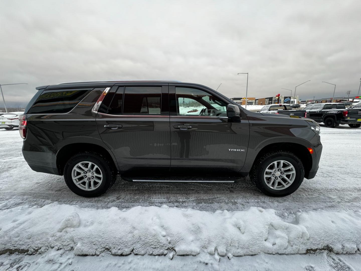 2021 Gray /Black Chevrolet Tahoe LT (1GNSKNKD0MR) with an 5.3L V8 Gasoline engine, located at 1960 Industrial Drive, Wasilla, 99654, (907) 274-2277, 61.573475, -149.400146 - Photo#5